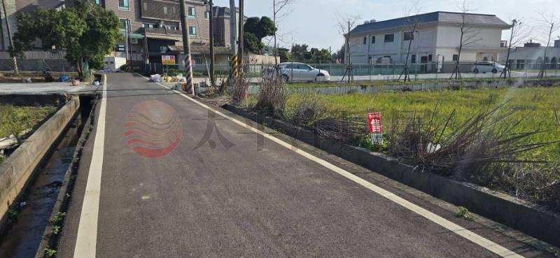 青埔月山路旁美田