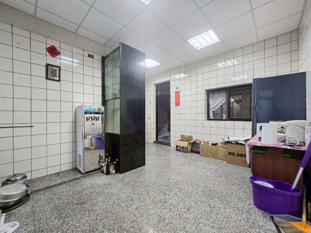宜蘭高中旁大地坪透店